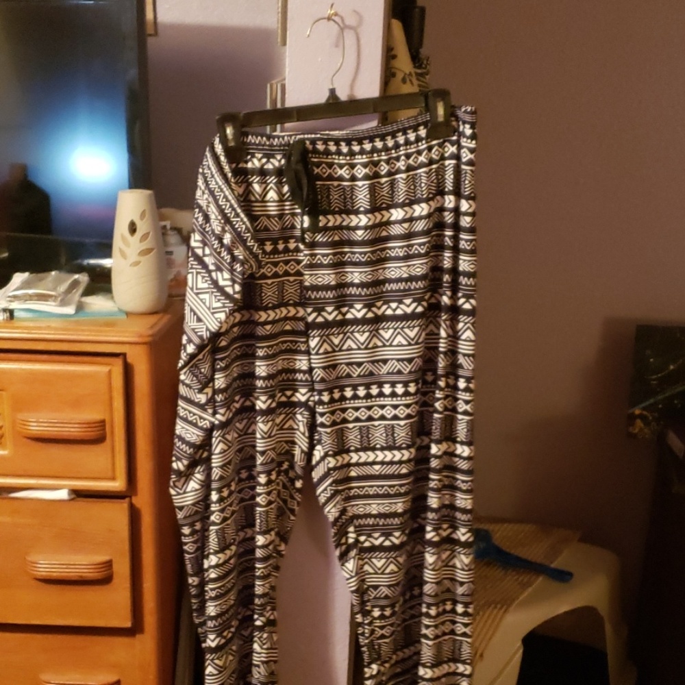 Ladies black and white pants